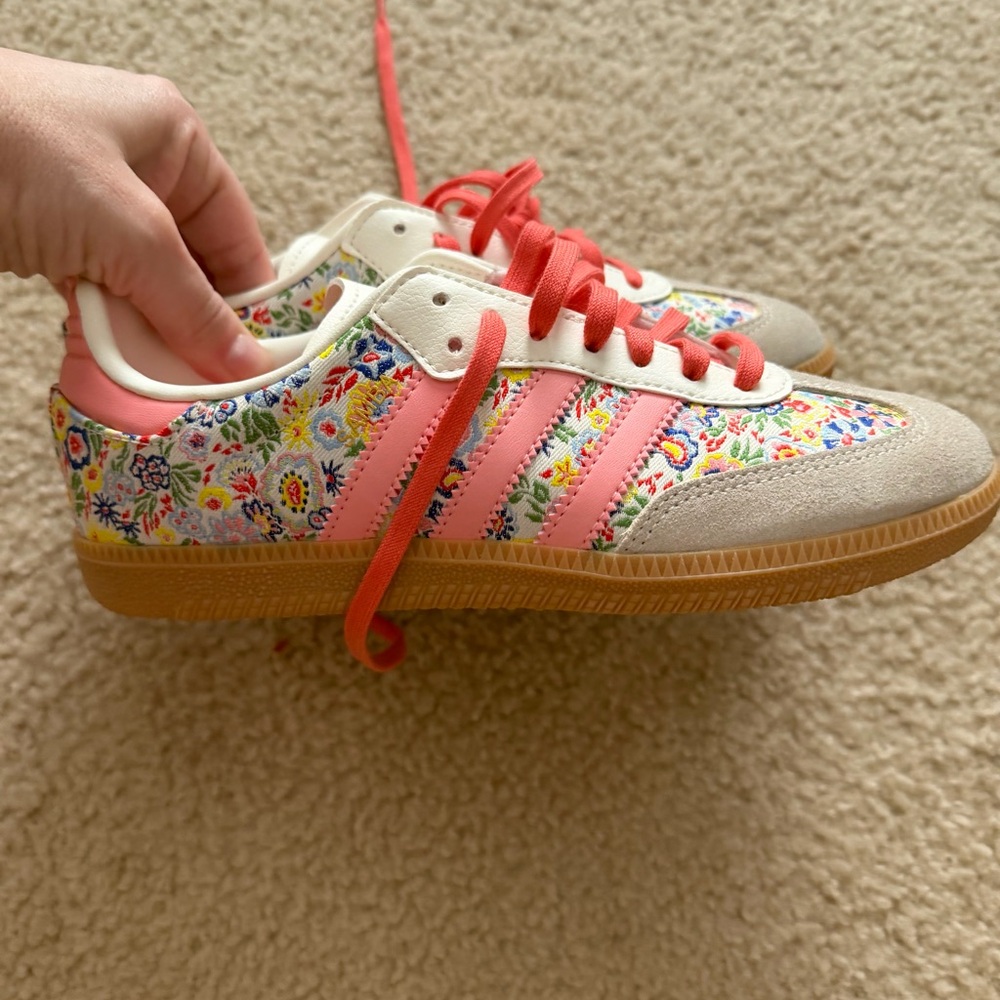 Brand NWOT adidas liberty pink sambas 36 2/3 size women girls
